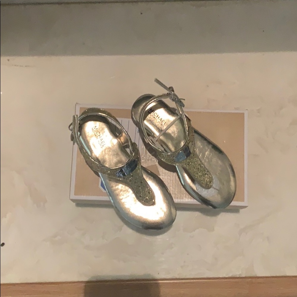 Girls shoes